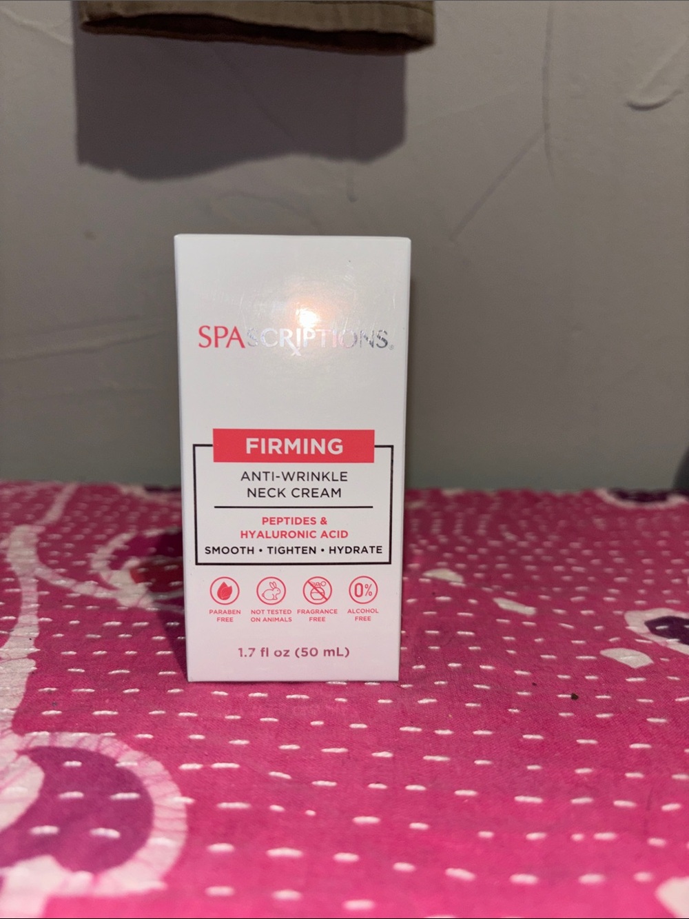 SpaScriptions Firming Anti-Wrinkle Neck Cream - Pink/White